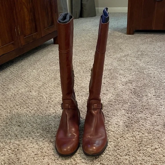 Coach - Brown, tall, leather boots with 1/2 side zip. Size 9B - Picture 2 of 8